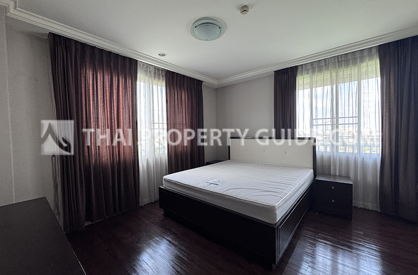 Condominium in Rama 9 